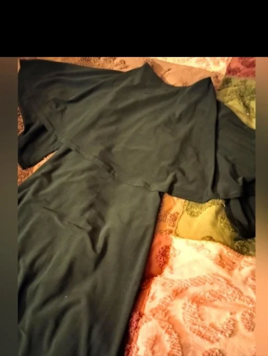 Chic Black Sleeve Maxi Dress - Elegant Evening Wear - Picture 8 of 11